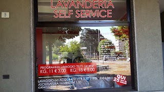 lavanderia laundrette self service