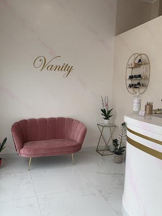 Vanity nail salon di Flora Pascarella