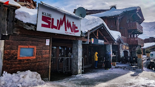 KLUB SUMMIT - OPEN UNTIL 4.30AM