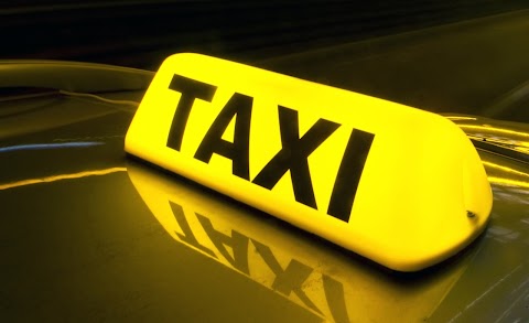 Taxi Siracusa. Service 24/24 Ore. (Transfer da/per Aeroporto Catania Comiso Palermo.) (Escursioni Noto Modica Ragusa. Etna Taormina.)