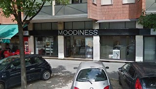 Moodiness Beauty & Store