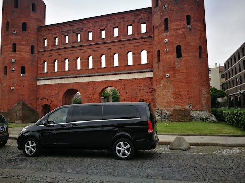 NOLEGGIO CON CONDUCENTE di Lambreschi Andrea.