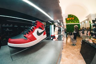 ST7 EXCLUSIVE SNEAKERS STORE TRAPANI