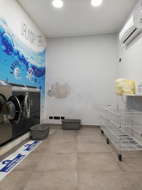 Lavanderia self service laundry cafe’