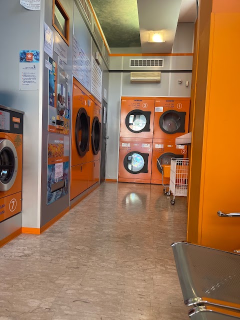 Laundry lavanderie self service