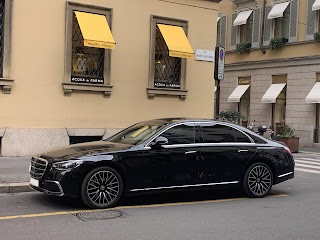 MILAN CONNECTION - Limousine - LIMO SERVICE - CAR WITH DRIVER