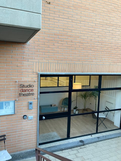 Studio dance theatre