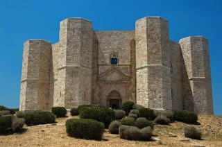 GUIDA alla visita di CASTEL DEL MONTE