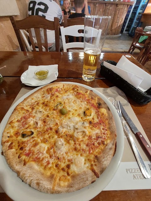 Pizzerija Atrij