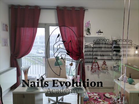 NAILS EVOLUTION ACADEMY