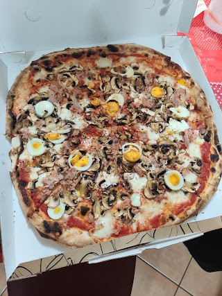 Pizza in Tavola