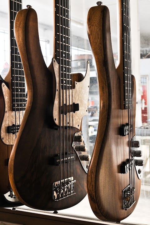 Manne Guitars di Andrea Ballarin