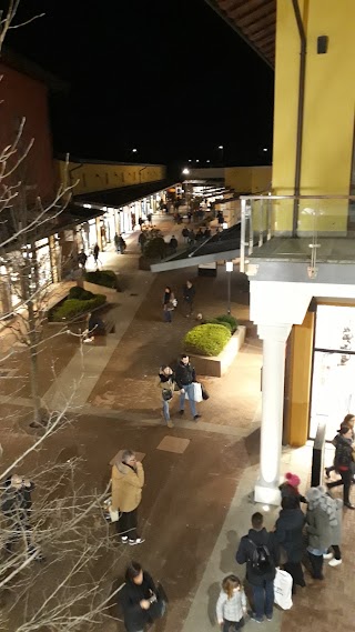 IMPERIAL OUTLET