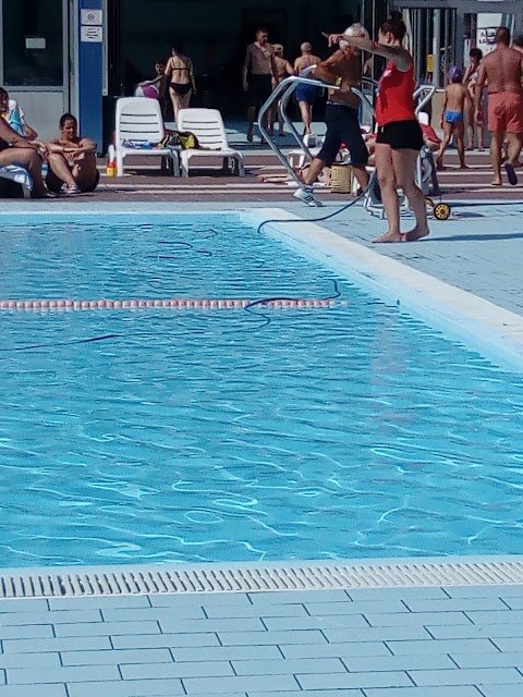 Piscina Comunale "Lombardia"