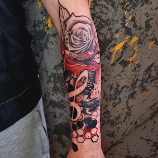 La Rosa Nera Tattoo e Piercing