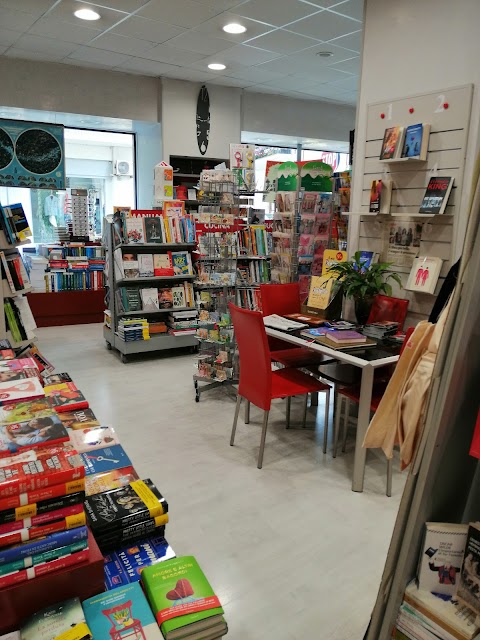 Mondadori Bookstore