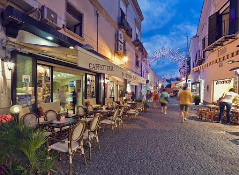 Foto di Divino Cafè - Via Erasmo di lustro 6, Forio (NA), Italia
