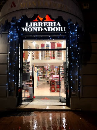 Mondadori Bookstore