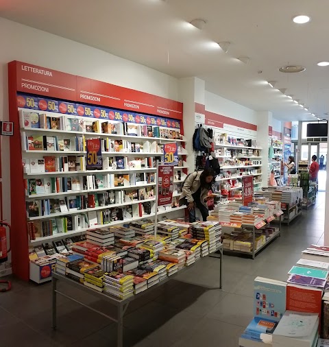 Mondadori Bookstore