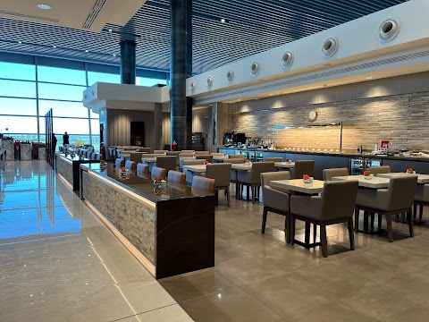 Emirates Lounge Airport