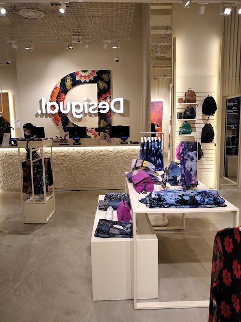 Desigual Store Shopville Le Gru