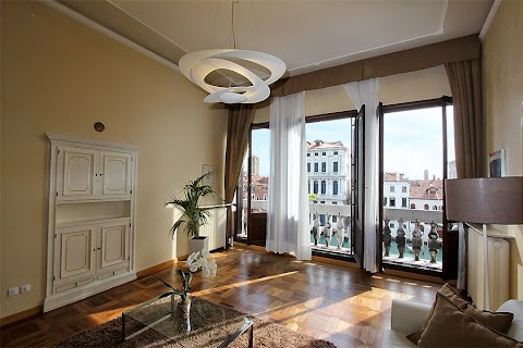 VeniceApartment.com - Rental Agency