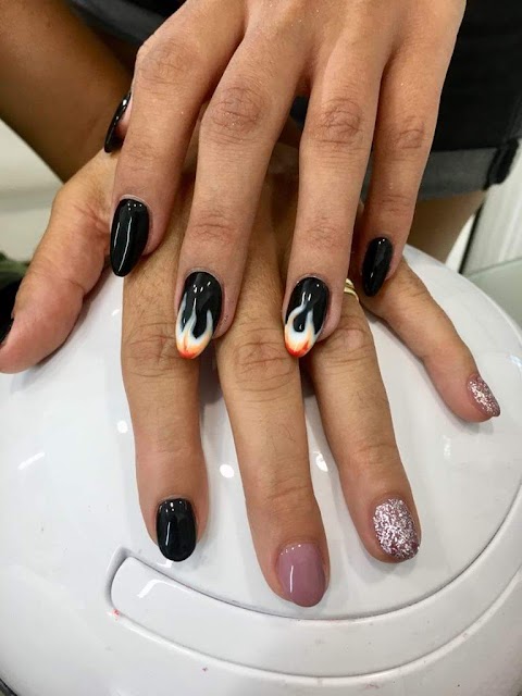 ManiCure Nails Salon