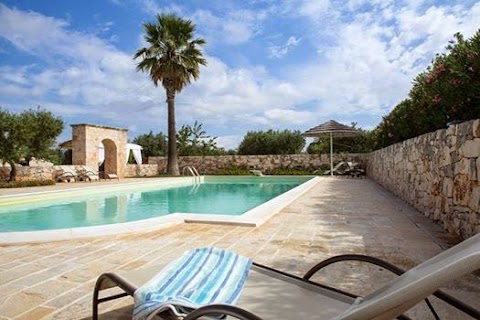 Trulli Oasi Fiorita - Affitto trulli con piscina - Rent a trulli