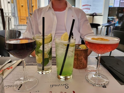 Moyo Firenze | Aperitivo - Cocktail Bar - Restaurant