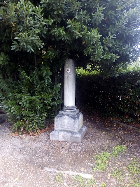 Scuola dell'Infanzia Monumento Ai Caduti