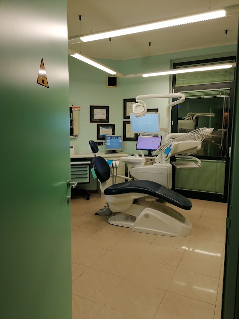 Studio Dentistico Prof. Pennacchietti Paolo