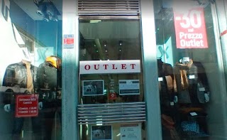 Max Outlet