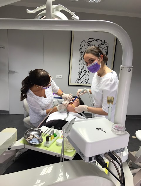 Nina Celesnik, dr.dent.med Dental Clinic