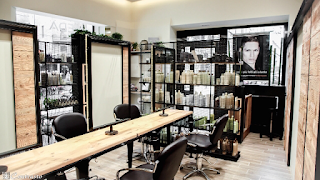 Contrasto AVEDA Concept Salon