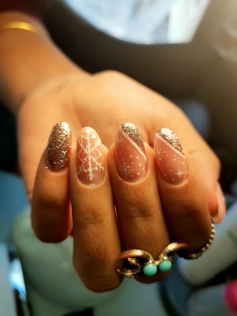 Ally Nails Art