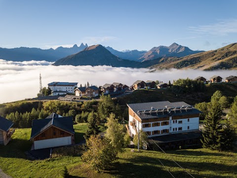 Hôtel Restaurant Le Grand Truc - soirée étape montagne ski randonnée séjour au calme Sybelles SAVOIE