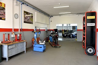 PNEUS TECNICA SRL - Driver Center Pirelli