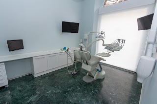 DENS | Studio Dentistico Milano 5 Giornate - Impianti dentali Milano