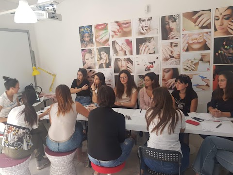 Nail Academy di Olga Moldovan