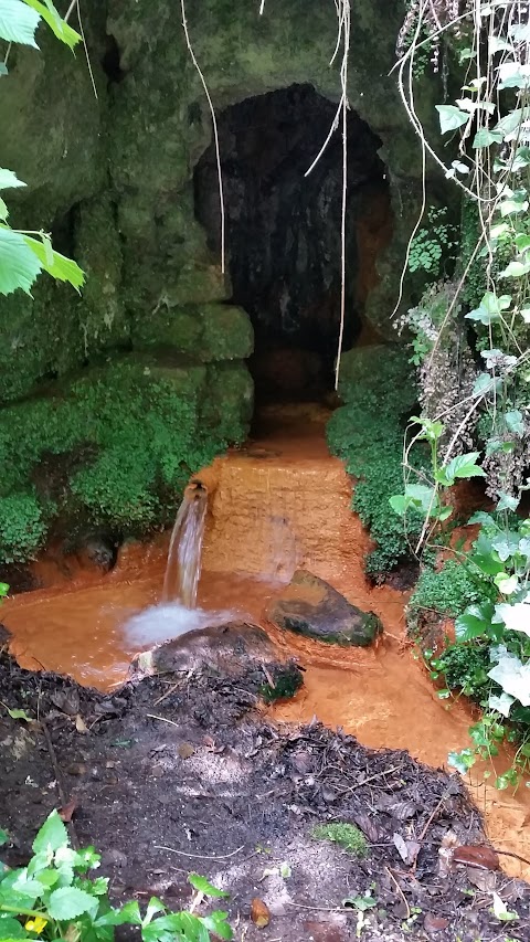 Sorgente e Cascate dell'Acquarossa