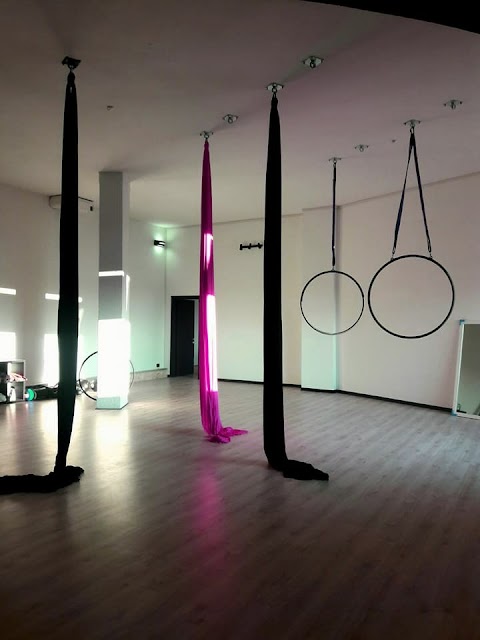 Pole Fly Studio A.S.D