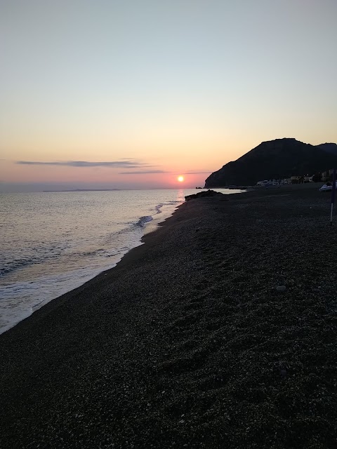 Mongiove Spiaggia e Grotte di Valle Tindari