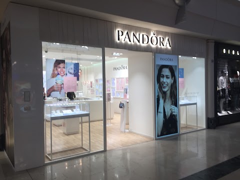 Pandora Concept Store c/o CC Grandemilia