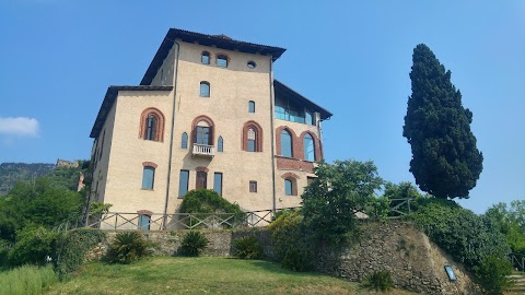 Castello Feudale Ai Nove Merli