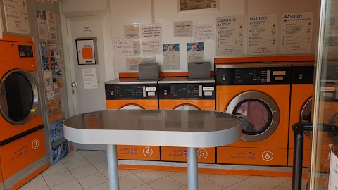 Lavanderia self service Laundry