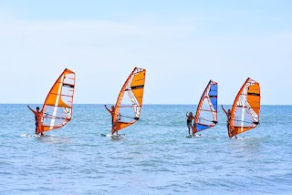 scuola kitesurf, windsurf, wingfoil e surf. "Pierschool"