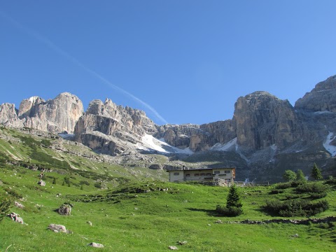 Taxi jeep val D'Ambiez rifugio Cacciatore e avvicinamento rifugio Agostini e Pedrotti