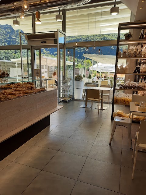 Minuscoli Modern Bakery