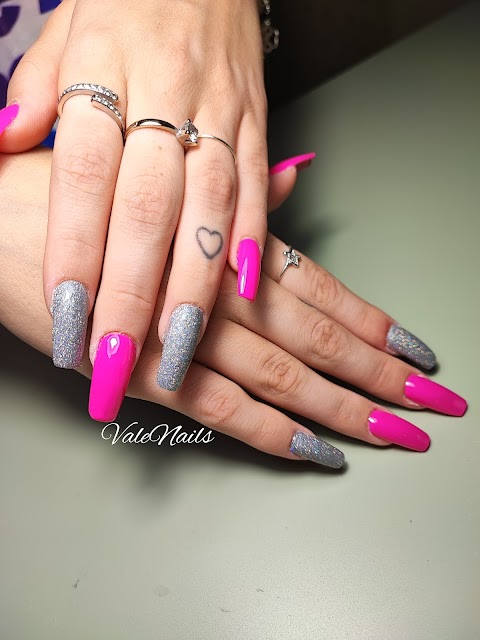 Gloss Nails & Beauty