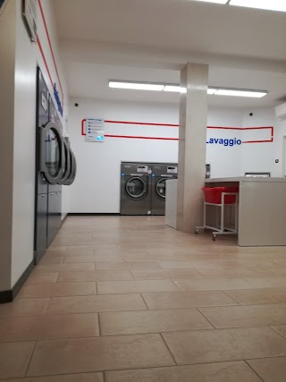 lavanderia Self Service Lavapiù di Paderno di Ponzano